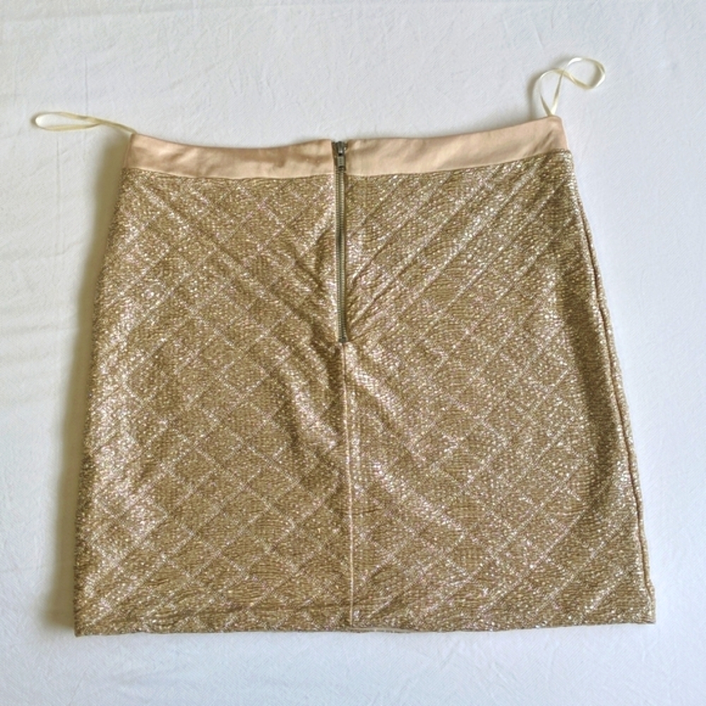 Miss Selfridge stretchy metallic cream & silver textured mini skirt US 8 GUC - Picture 6 of 12
